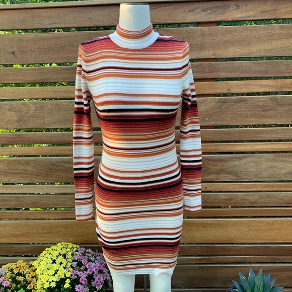 Fitted Ribbed Sweater Dress - Picture 6 of 6